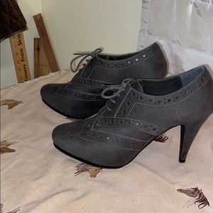Apostrophe gray dress shoes
